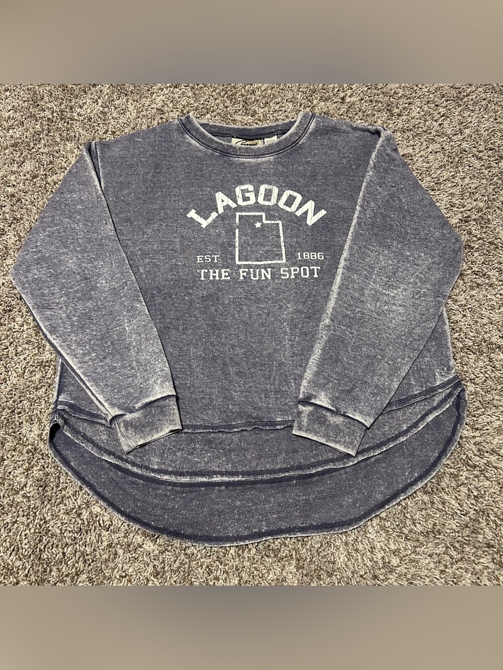 VINTAGE STYLE LAGOON UTAH THE FUN SPOT Acid Wash Sweatshirt XL CLEAN